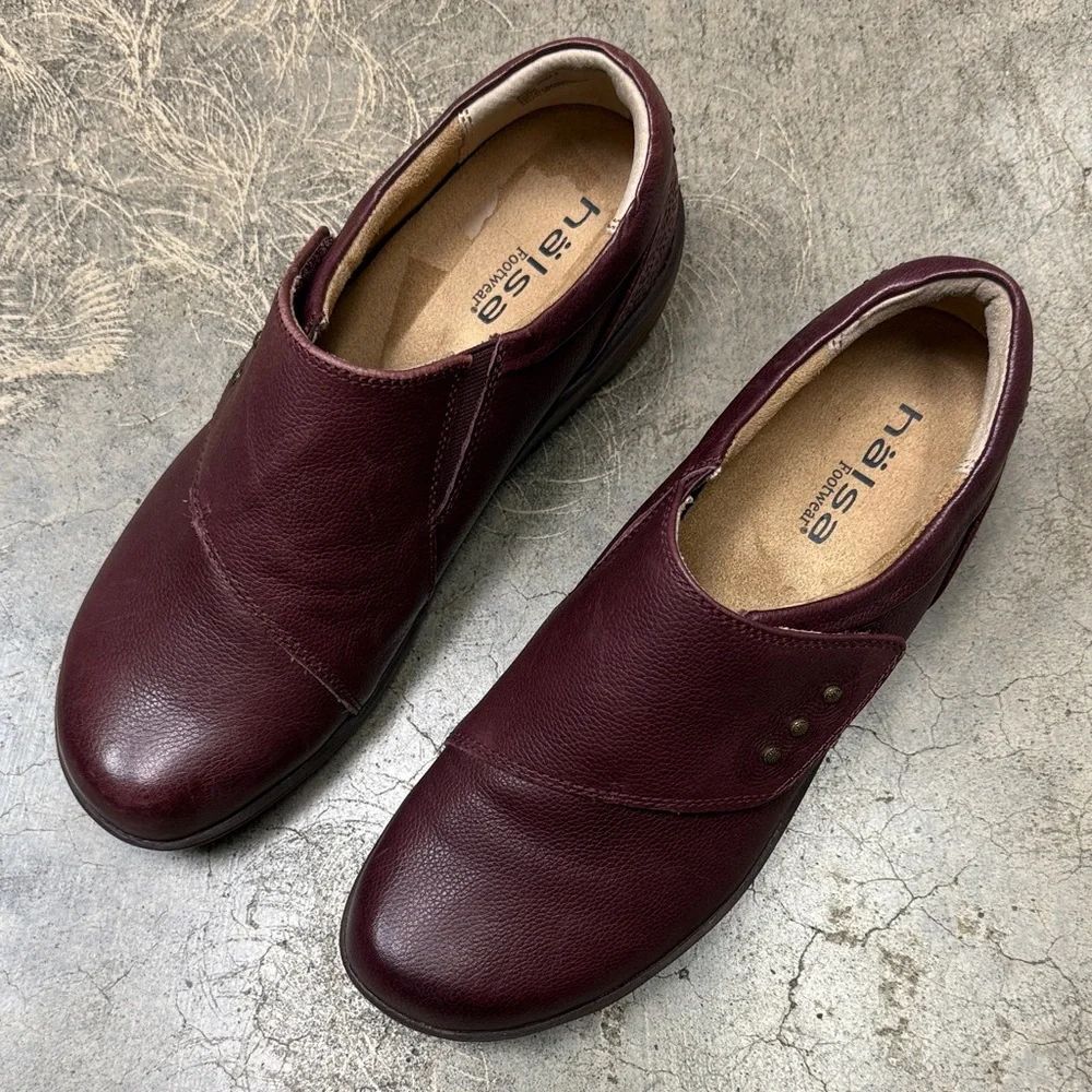 Hush Puppies Burgundy Flats - Picture 2 of 8